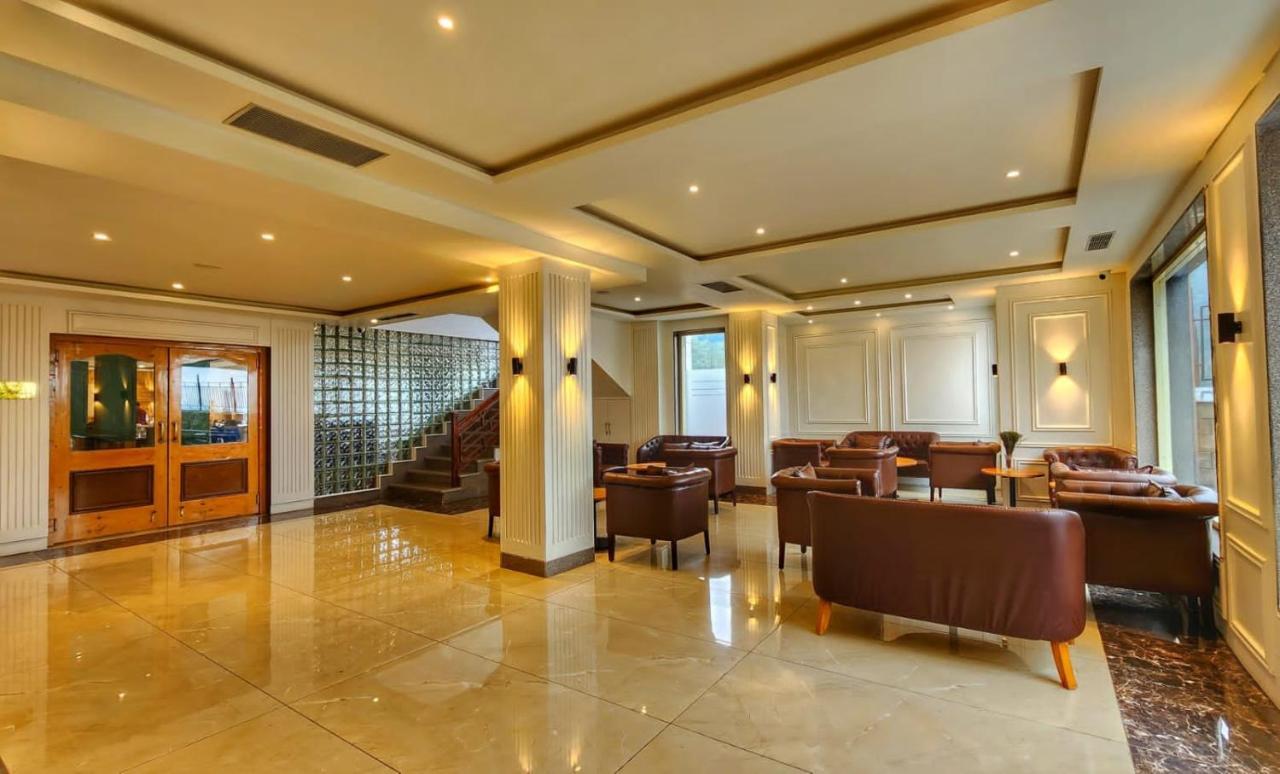 The Walnut Creek Pahalgam Hotel Exterior photo